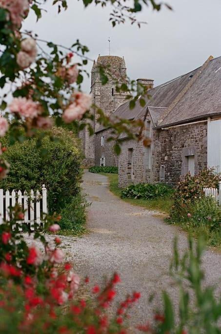 Вилла Au 3 La Cour A Tot Regneville-sur-Mer Экстерьер фото